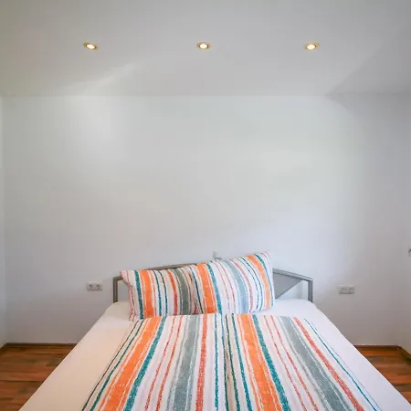 Apartment Der Pinsler By Interhome Fuegen